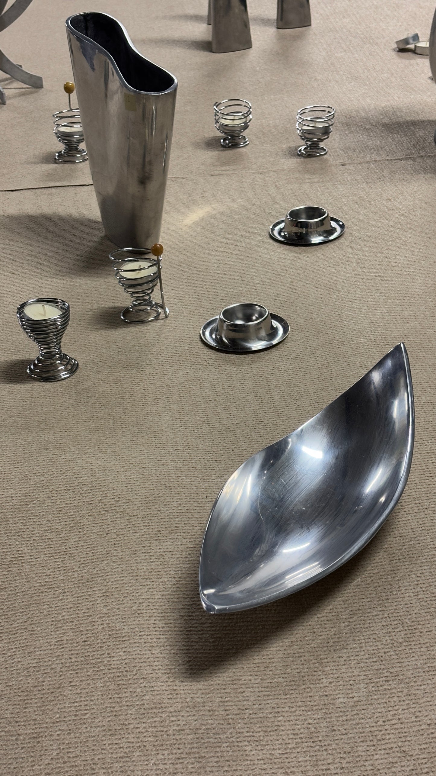 BOUNCY WIRE EGG CUPS CHROME/WOOD - set of 4