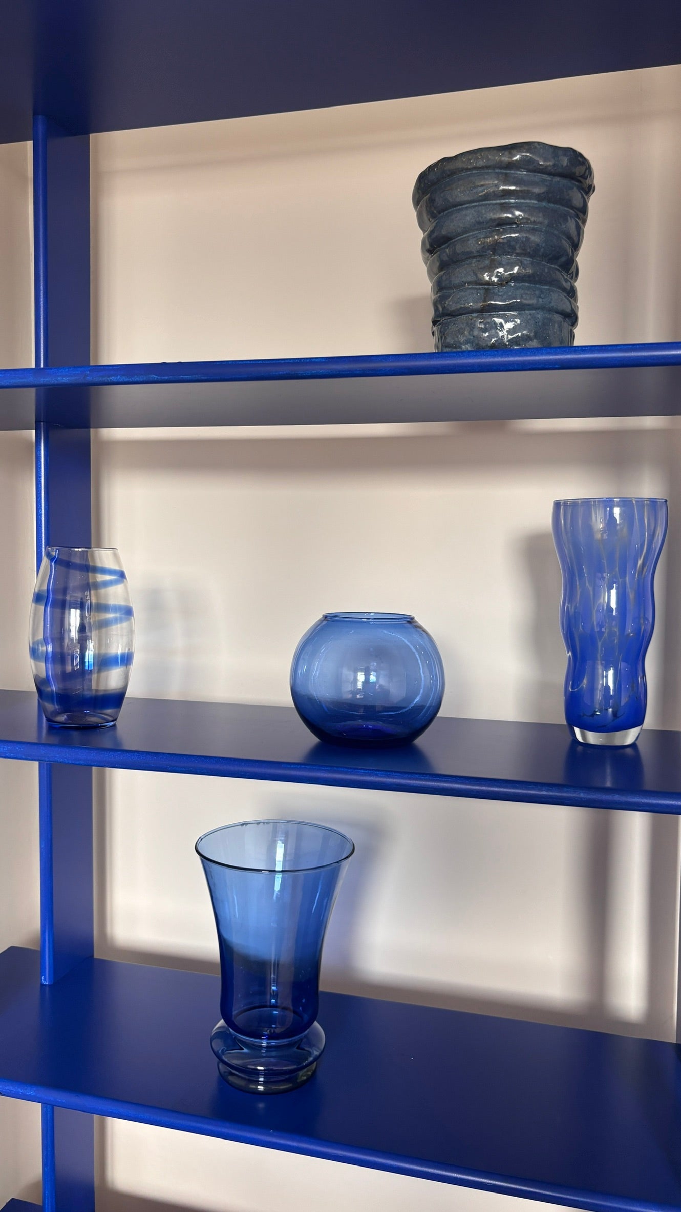 FLARED GLASS VASE IN BLUE