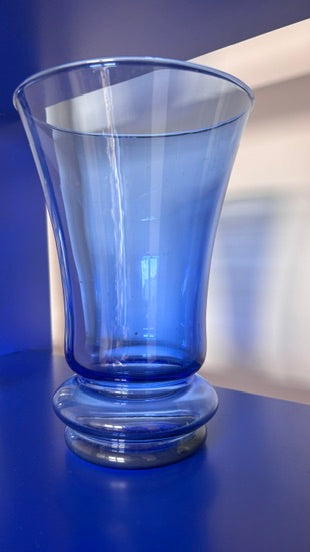 FLARED GLASS VASE IN BLUE