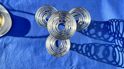 BOUNCY WIRE EGG CUPS CHROME /piece