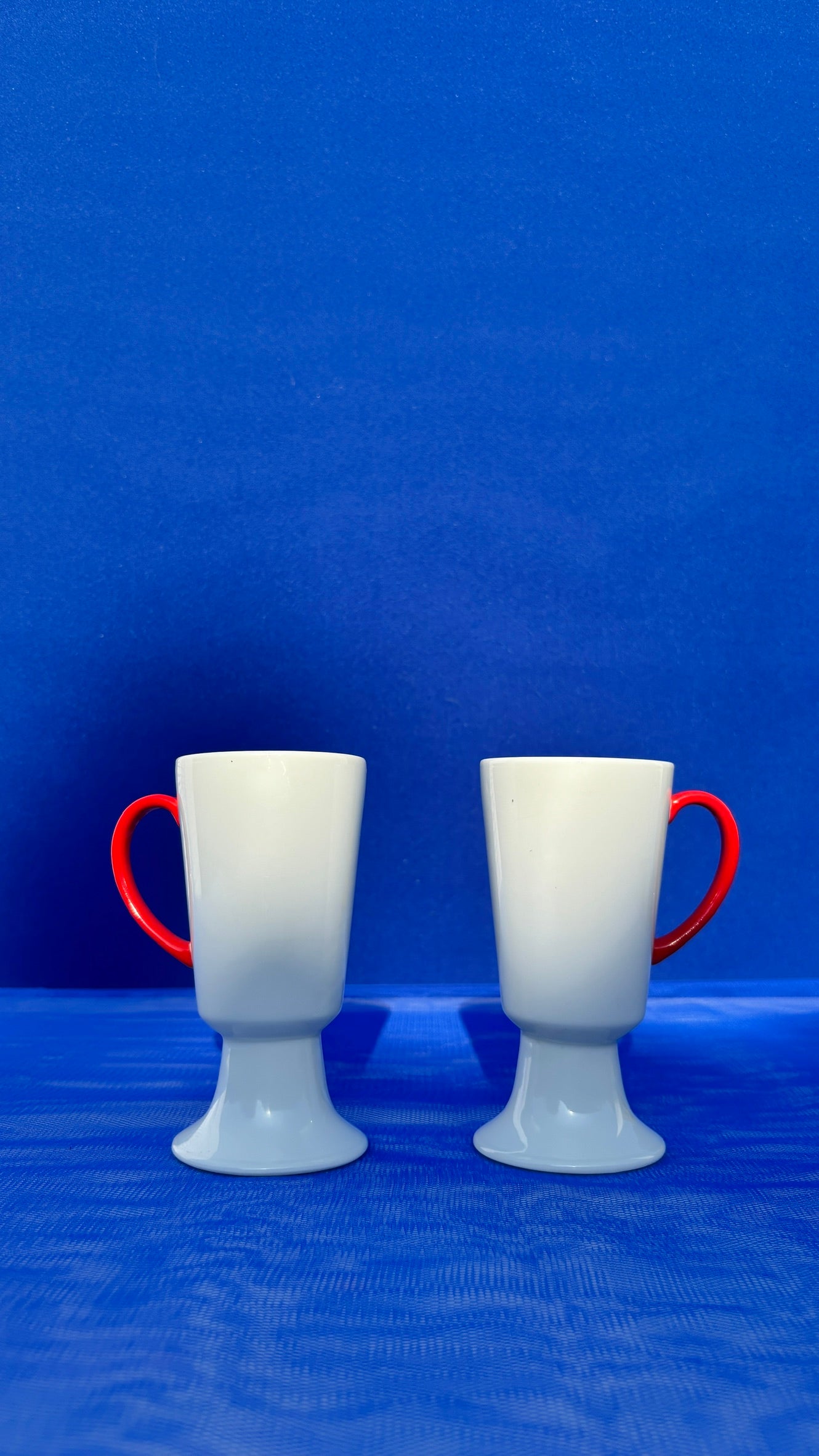 PEDESTAL MUGS RED – Set of 2
